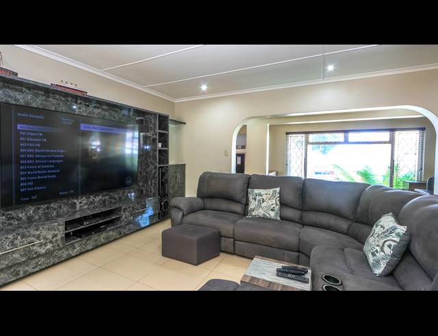 4 BEDROOM FREEHOLD FOR SALE IN HERRWOOD PARK